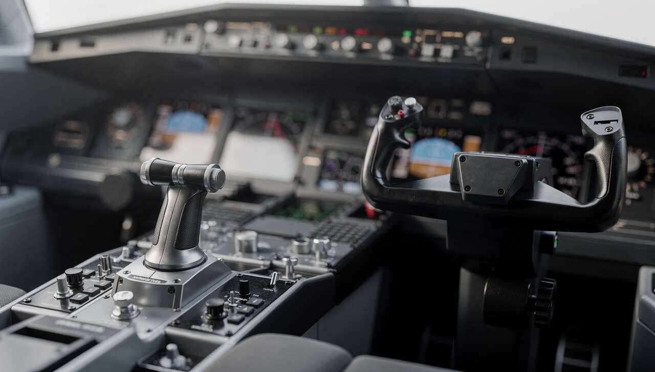 Comment choisir entre joystick et yoke pour le pilotage ?