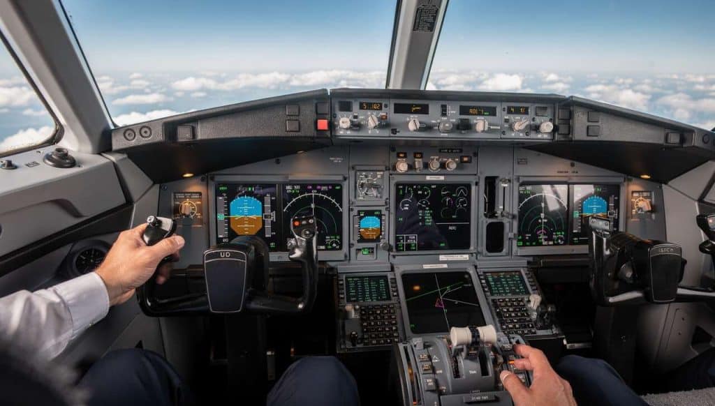 Comprendre les axes roulis, tangage et lacet en aviation
