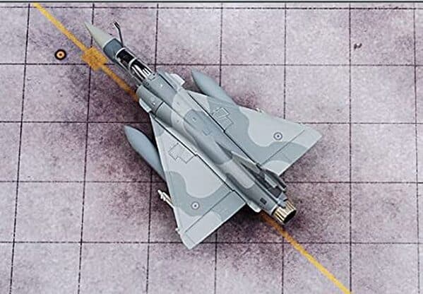 Découvrez notre test complet de l'avion Hogan Air Force Mirage 2026-5 à l'échelle 1/200, édition spéciale 50e anniversaire : détails, qualité et avis sur ce modèle réduit de collection. 