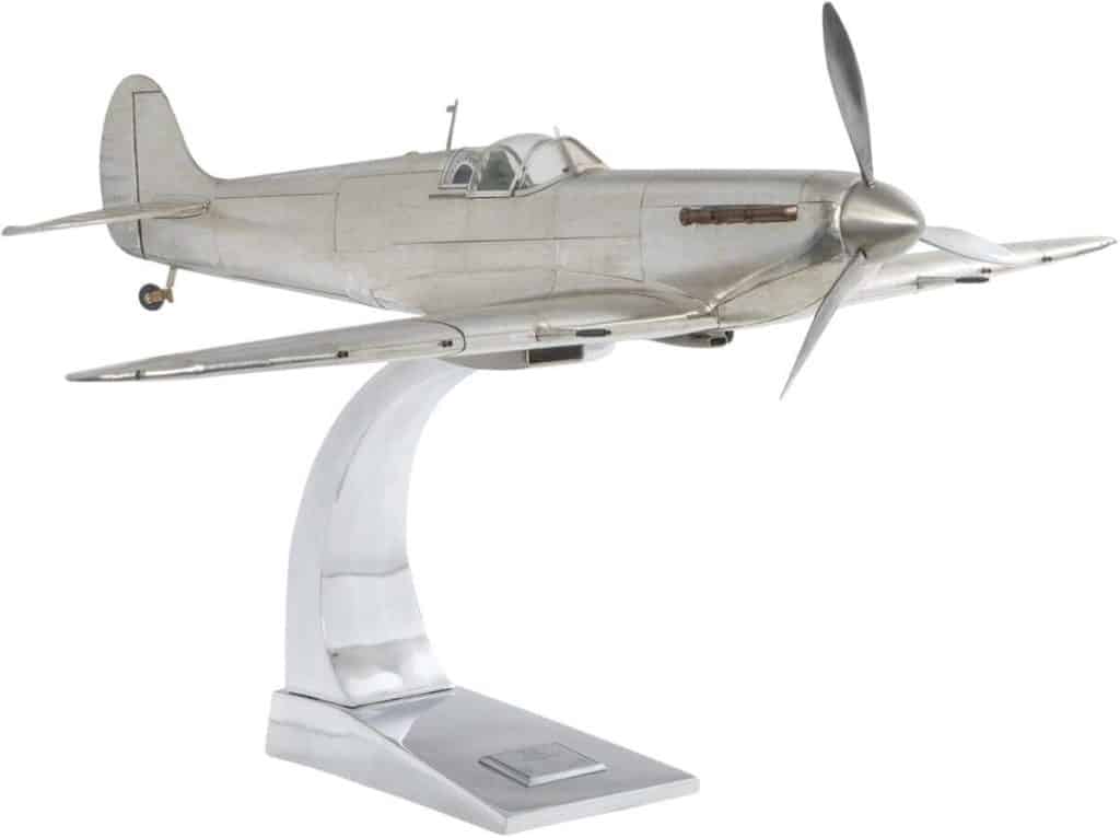 Test : maquette Spitfire en métal et bois