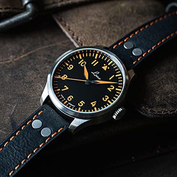 Découvrez notre avis détaillé sur la montre aviateur automatique Laco Base Naples : design, fiabilité et rapport qualité-prix de cette manufacture allemande. 