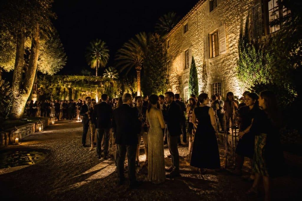 Comment créer une ambiance spectaculaire lors d’un événement nocturne ?