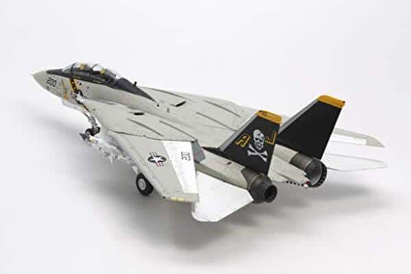 Découvrez notre test complet du Tamiya TAM61114 Grumman F-14A Tomcat 1/48 : qualité, détails et recommandations pour les passionnés de maquettes d'avions. 