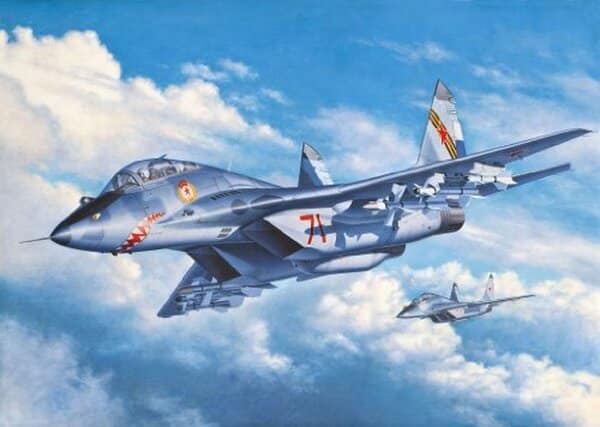 Découvrez notre test détaillé du MiG-29 UB/GT par Revell : une maquette de qualité avec des détails captivants pour les passionnés d'aviation militaire. 