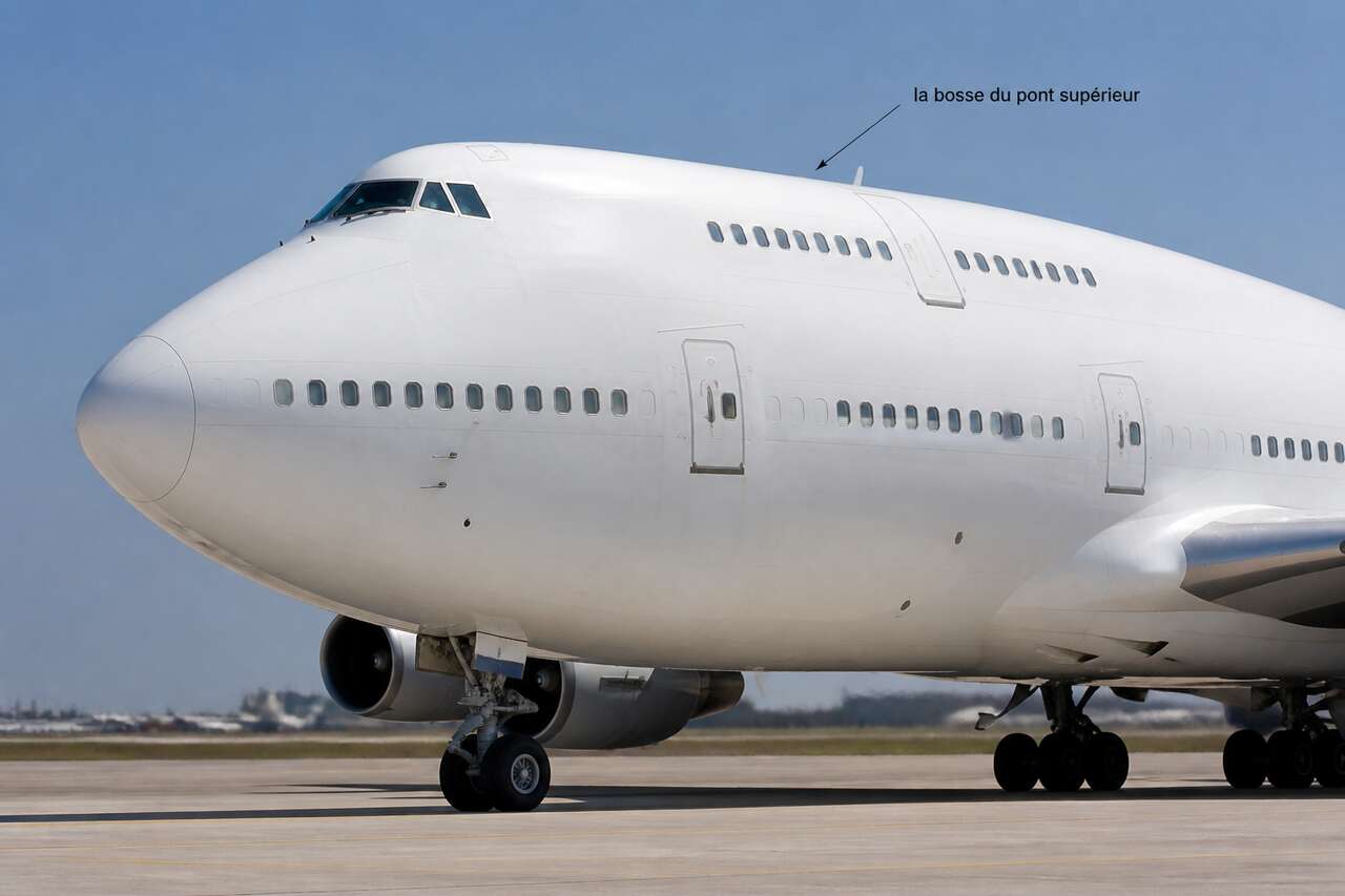 Pourquoi le 747 a une bosse : la logique du pont sup&eacute;rieur