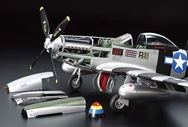 Découvrez notre test détaillé de la maquette P-51D/K Mustang Pacifique Tamiya : qualité, pièces, montage et rendu final d'un classique incontournable. 