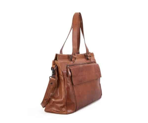 Découvrez notre avis complet sur le sac à bandoulière Spikes & Sparrow Yosemite : qualité, design et fonctionnalités pour un accessoire incontournable. 